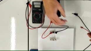 Vidéo d'expérience : Tension électrique aux bornes de dipôles en dérivation